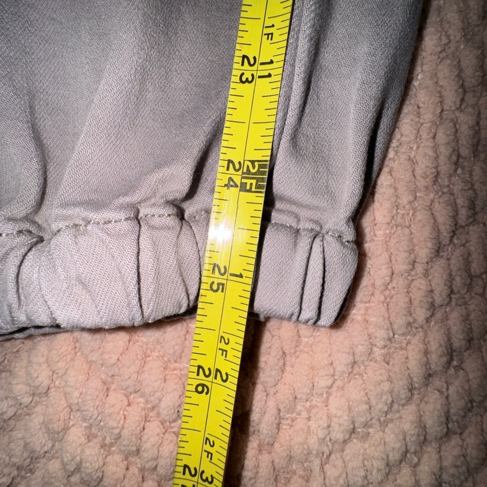 Paige Women's Mayslie Jogger Light Gray Mid Rise Zip Hem Stretch Pants Size 27 - Picture 4 of 16